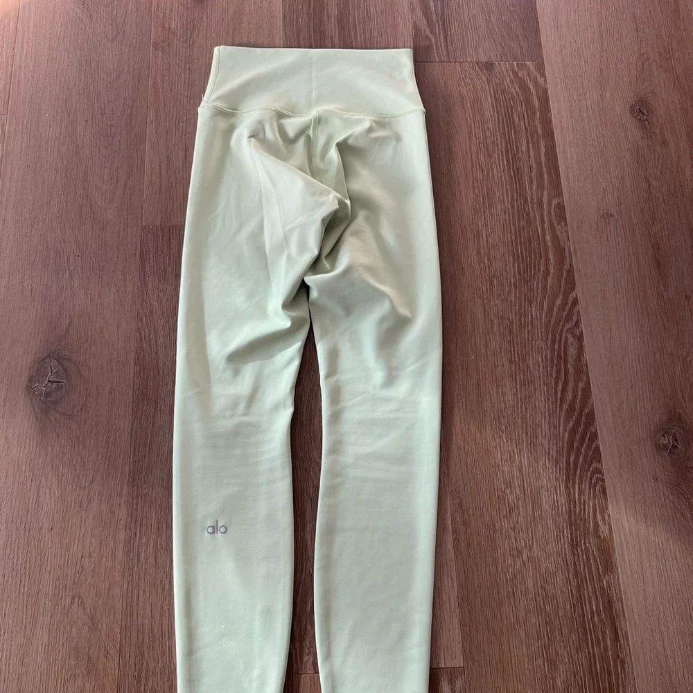Alo Yoga Set - Picture 2 of 6